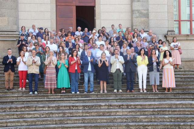 Minuto de silencio contra a violencia machista no Parlamento despois do asasinato dunha muller en A Coruña